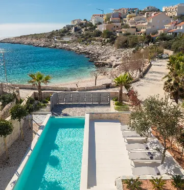 Seaside Retreat Villa with Infinity Pool in Sevid