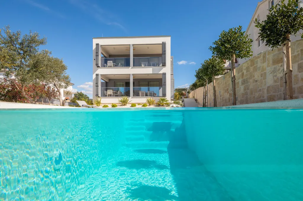 Seaside Retreat Villa with Infinity Pool in Sevid