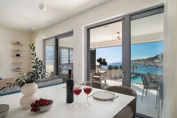 Seaside Retreat Villa with Infinity Pool in Sevid