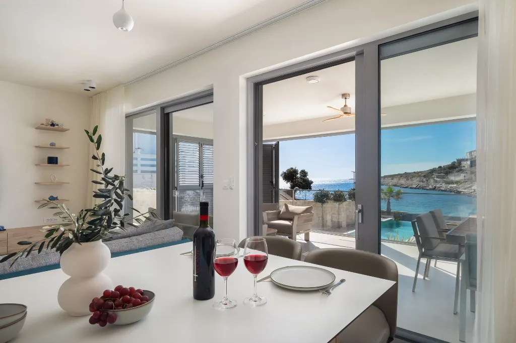 Seaside Retreat Villa with Infinity Pool in Sevid
