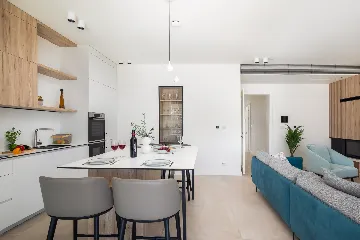 Seaside Retreat Villa with Infinity Pool in Sevid