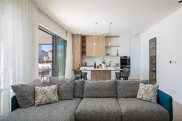 Seaside Retreat Villa with Infinity Pool in Sevid