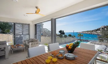 Seaside Retreat Villa with Infinity Pool in Sevid