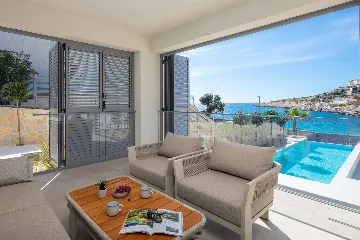 Seaside Retreat Villa with Infinity Pool in Sevid