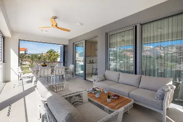 Seaside Retreat Villa with Infinity Pool in Sevid