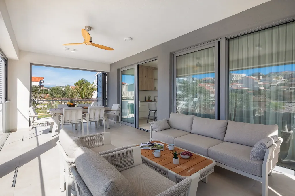 Seaside Retreat Villa with Infinity Pool in Sevid