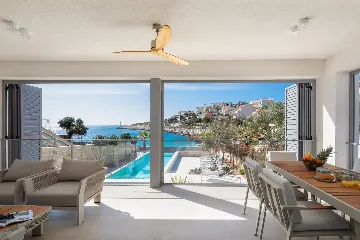 Seaside Retreat Villa with Infinity Pool in Sevid