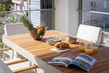 Seaside Retreat Villa with Infinity Pool in Sevid