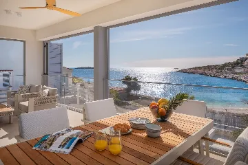 Seaside Retreat Villa with Infinity Pool in Sevid