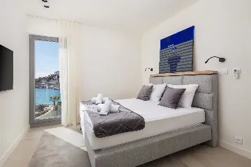 Seaside Retreat Villa with Infinity Pool in Sevid