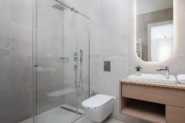 Seaside Retreat Villa with Infinity Pool in Sevid