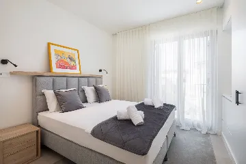 Seaside Retreat Villa with Infinity Pool in Sevid