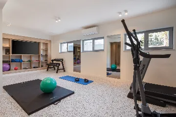 Seaside Retreat Villa with Infinity Pool in Sevid