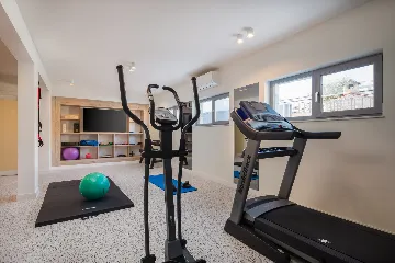 Seaside Retreat Villa with Infinity Pool in Sevid