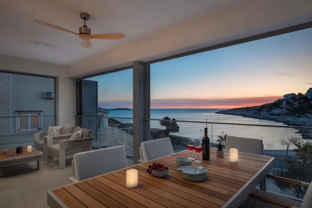 Seaside Retreat Villa with Infinity Pool in Sevid