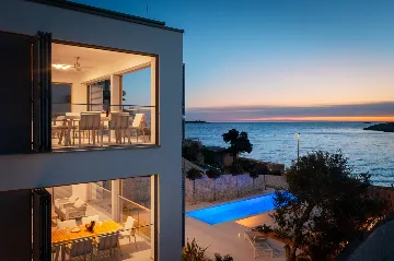 Seaside Retreat Villa with Infinity Pool in Sevid