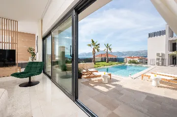 Modern 4-Bedroom Villa with Pool in Okrug Gornji