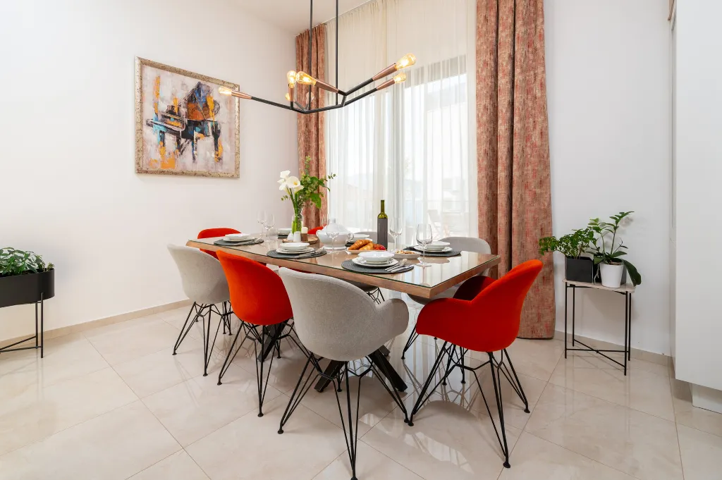 Modern 4-Bedroom Villa with Pool in Okrug Gornji