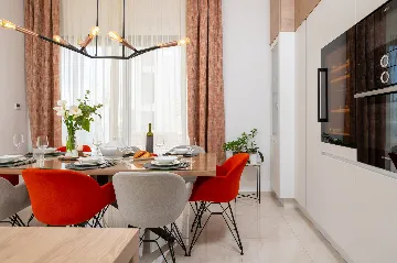 Modern 4-Bedroom Villa with Pool in Okrug Gornji