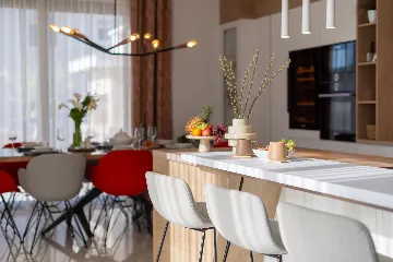 Modern 4-Bedroom Villa with Pool in Okrug Gornji