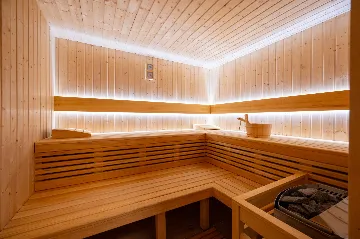 Modern 4-Bedroom Villa with Pool in Okrug Gornji