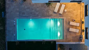 Modern 4-Bedroom Villa with Pool in Okrug Gornji