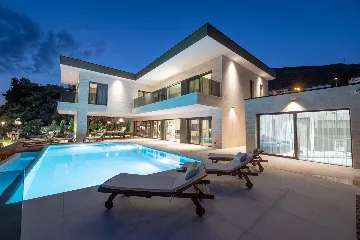 Seafront Villa Retreat with Pool in Seget Donji