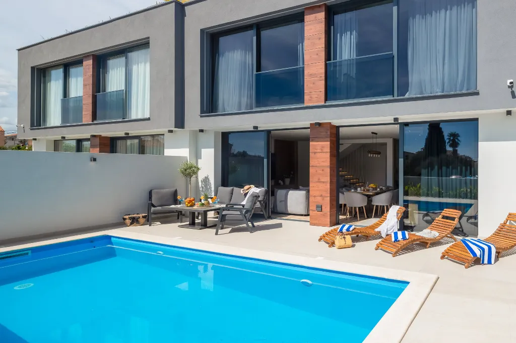 Spacious Villa Retreat with Pools in Kaštel Gomilica