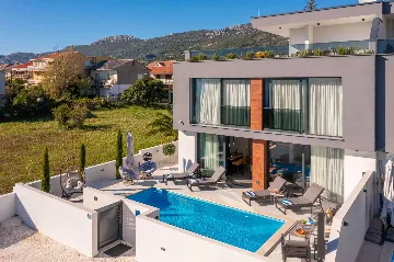 Spacious Villa Retreat with Pools in Kaštel Gomilica