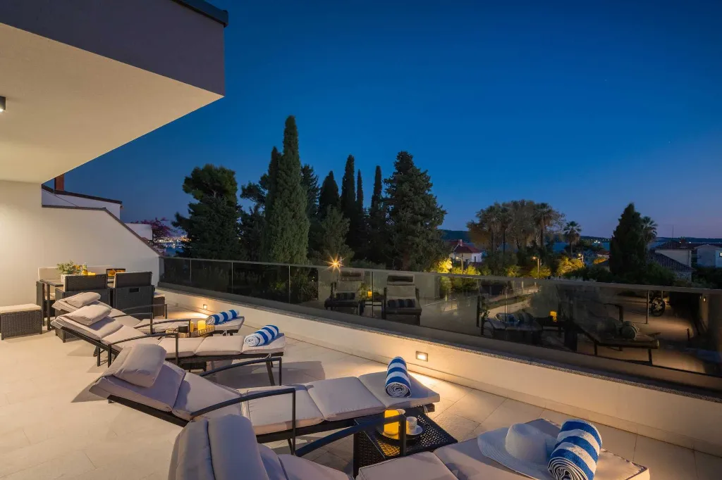 Spacious Villa Retreat with Pools in Kaštel Gomilica