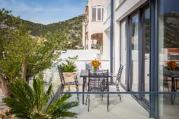 Modern 4-Bedroom Villa with Pool in Hvar