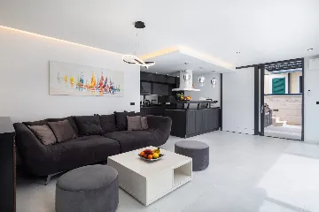 Modern 4-Bedroom Villa with Pool in Hvar