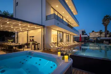 Coastal Retreat Villa with Pool, Kaštel Stari