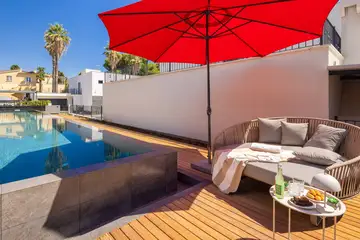 Coastal Retreat Villa with Pool, Kaštel Stari