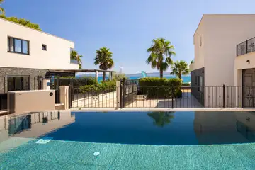Coastal Retreat Villa with Pool, Kaštel Stari