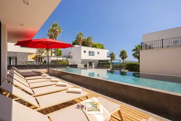 Coastal Retreat Villa with Pool, Kaštel Stari