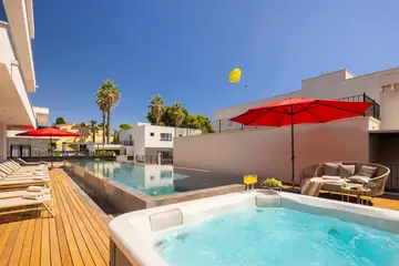 Coastal Retreat Villa with Pool, Kaštel Stari