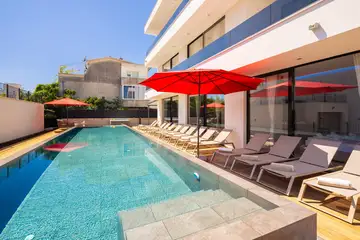 Coastal Retreat Villa with Pool, Kaštel Stari