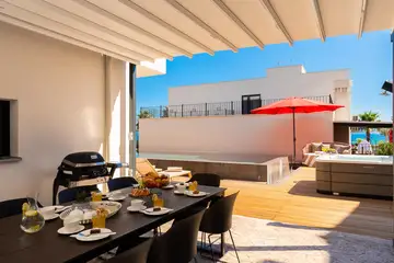 Coastal Retreat Villa with Pool, Kaštel Stari