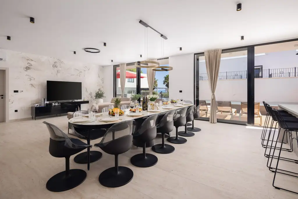 Coastal Retreat Villa with Pool, Kaštel Stari