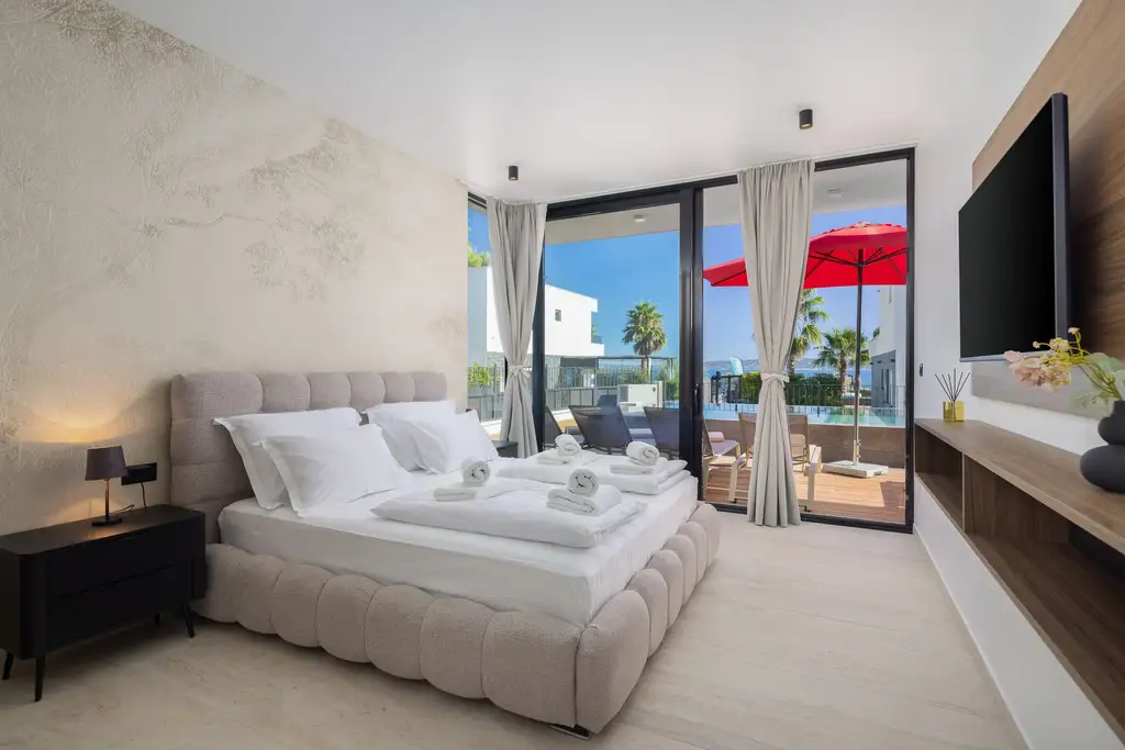 Coastal Retreat Villa with Pool, Kaštel Stari