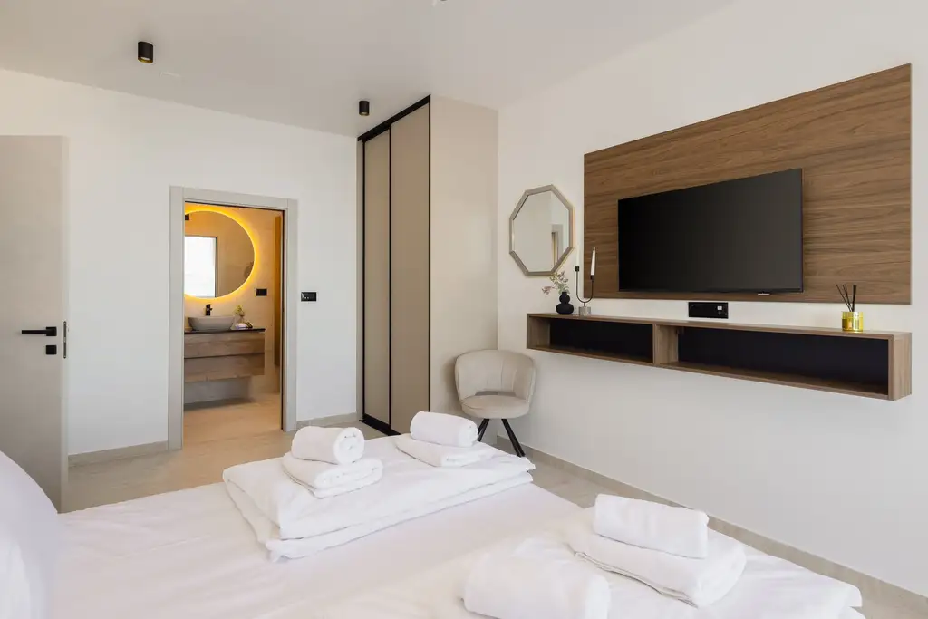 Coastal Retreat Villa with Pool, Kaštel Stari