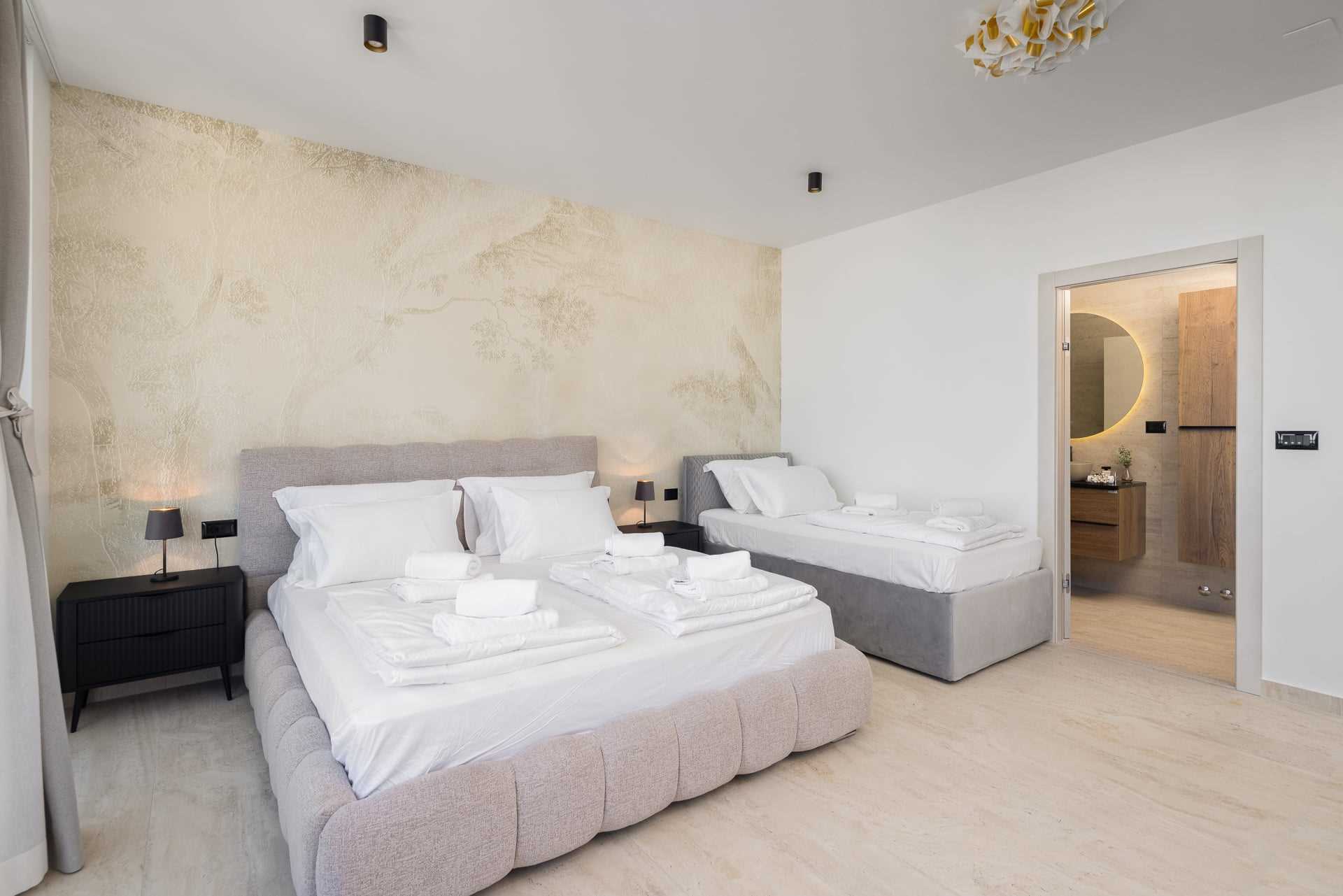 Luxury Villa Baronessa with Pool II