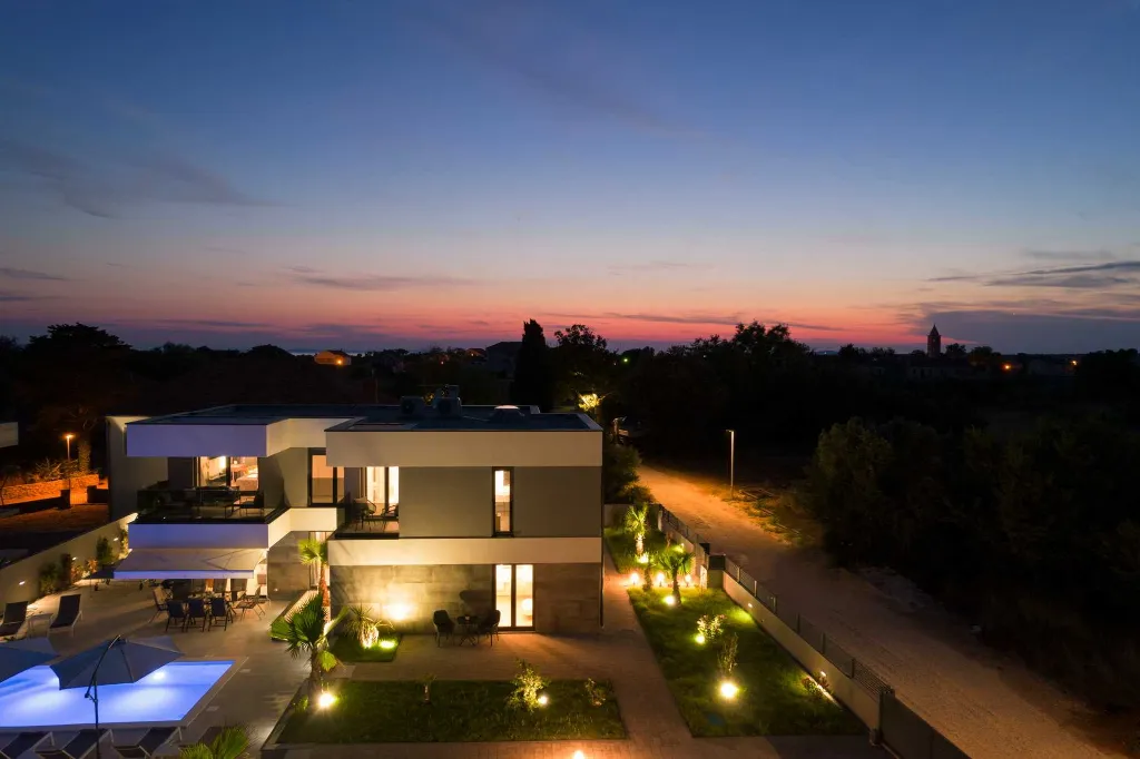 Contemporary Villa Retreat with Pool near Nin