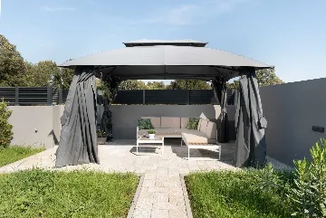 Contemporary Villa Retreat with Pool near Nin