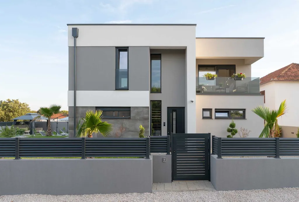 Contemporary Villa Retreat with Pool near Nin