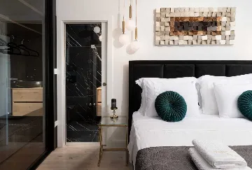 Contemporary Villa Retreat with Pool near Nin