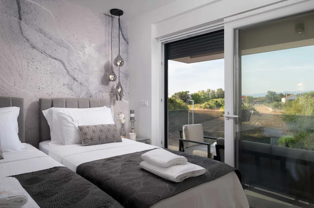 Contemporary Villa Retreat with Pool near Nin