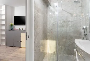 Contemporary Villa Retreat with Pool near Nin