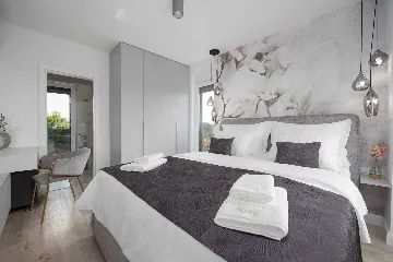 Contemporary Villa Retreat with Pool near Nin